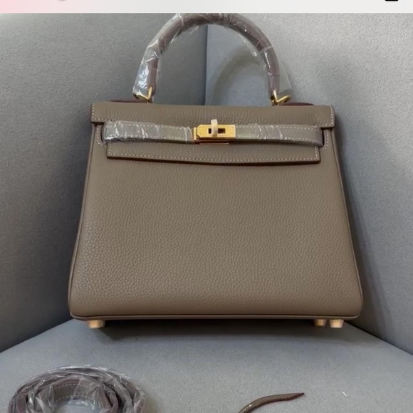 Source Unknown Handbags - Taupe Leather Top-Handle Satchel with Gold Hardware